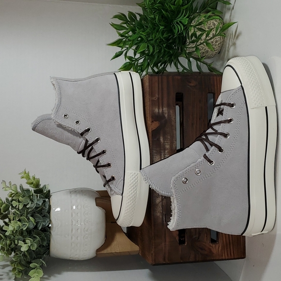 Converse CTAS LIFT HI PLATFORM Women's Sz: Various / 566565C  Suede & Sherpa - Picture 3 of 10